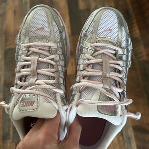 Nike Women's Sneakers in Pink and Gray
